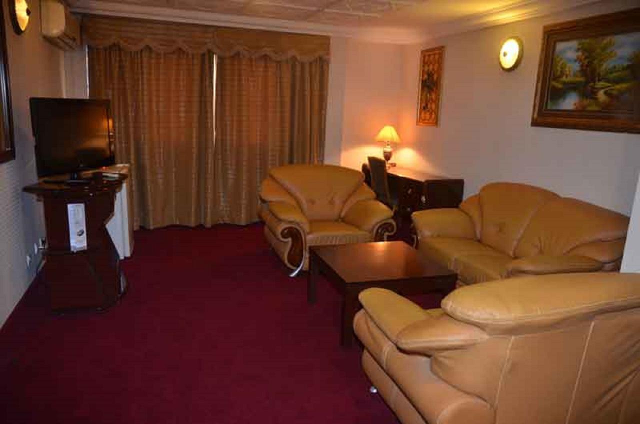 Hotel Palm Beach Ouagadougou Eksteriør billede